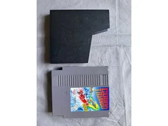 Cobra Triangle NES-CU-EEC/SCN (kassett + dammskydd)