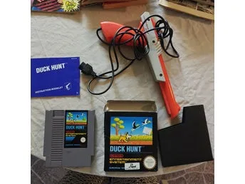 Nintendo NES Duck Hunt med Zapper Light Gun Nintendo 8-bit SCN